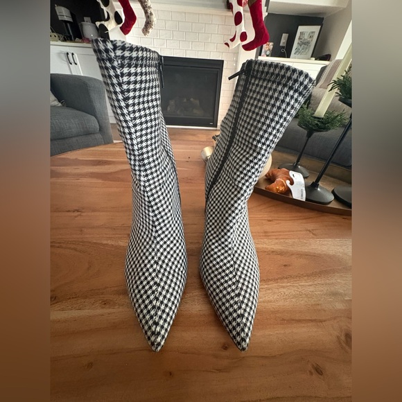SOLD OUT | Jeffrey Campbell Siren Houndstooth Booties Pointed Toe Block Heel 7.5 - Picture 3 of 10